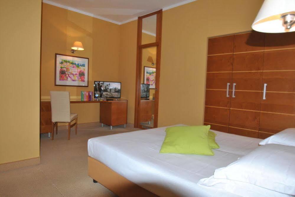 Hotel Ibis Styles Bari 4*